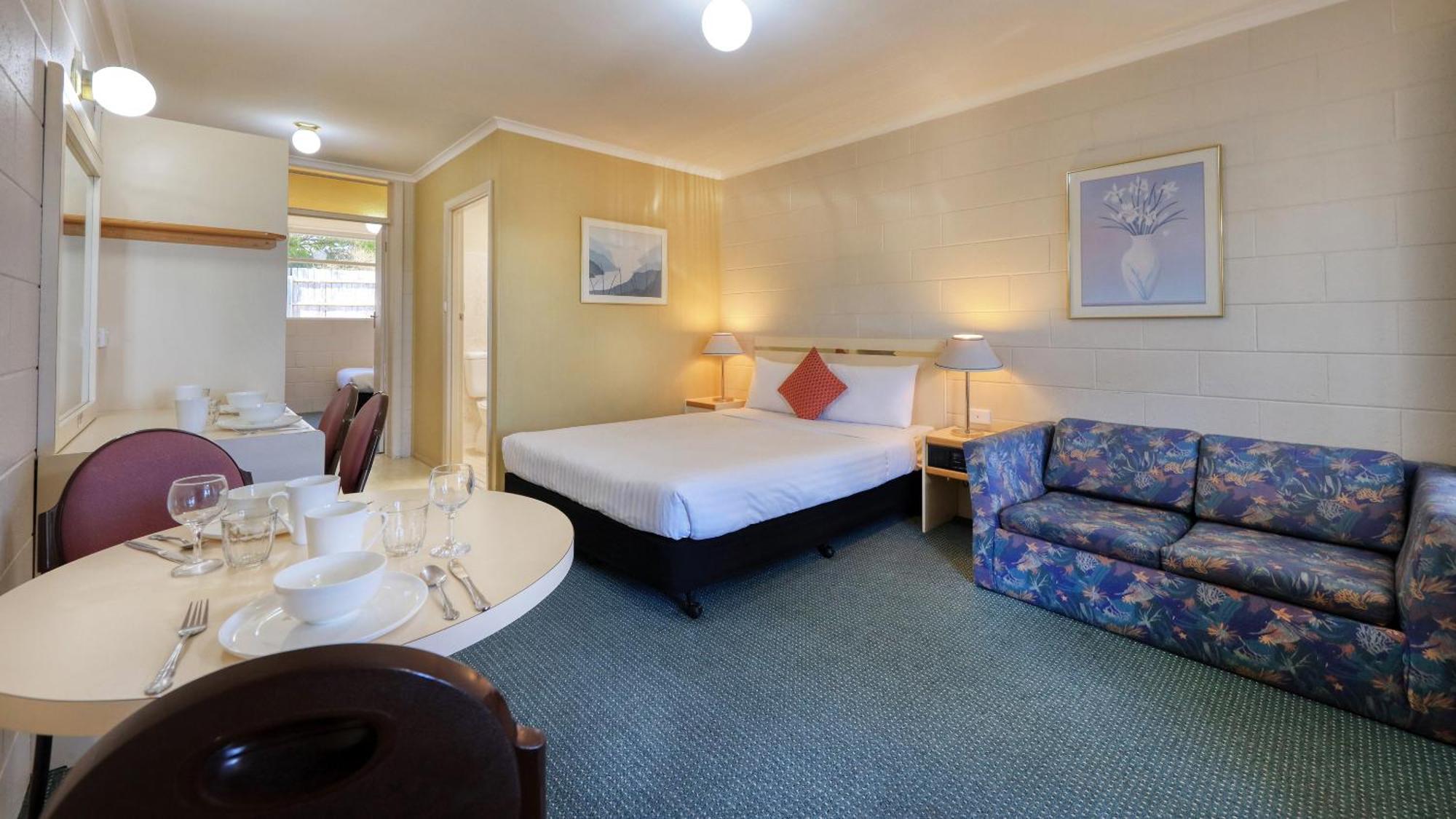 Comfort Inn เดวอนพอร์ต ภายนอก รูปภาพ