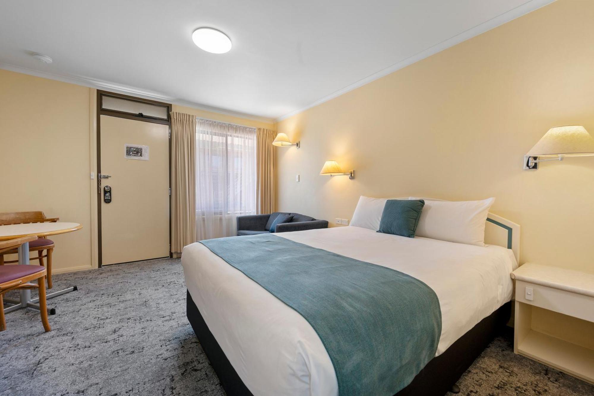 Comfort Inn เดวอนพอร์ต ภายนอก รูปภาพ
